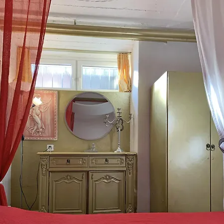 Comodo Pied-a-terre Ad *